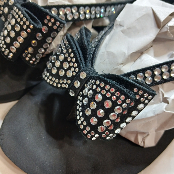 Yellow Box Sparkly Black Bow Sandals - Picture 5 of 7